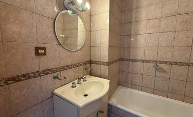 Departamento en Villa Dominico tres ambientes en alquiler cochera