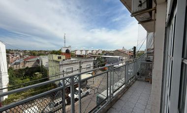 Departamento en Villa Dominico tres ambientes en alquiler cochera