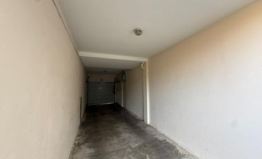 Departamento en Villa Dominico tres ambientes en alquiler cochera