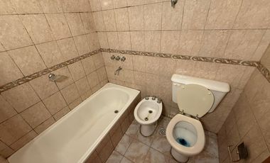 Departamento en Villa Dominico tres ambientes en alquiler cochera