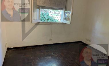 Casa en esquina! Propiedad reciclada con planos