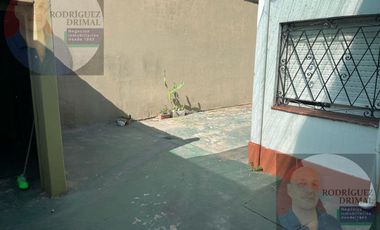 Casa en esquina! Propiedad reciclada con planos