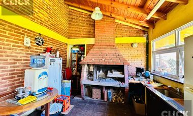 Casa 4 ambientes en venta con Jardín en Monte Grande