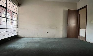 Propiedad en Venta a Media Cuadra de Av Americas, Ladrón de Guevara , Guadalajar