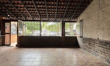 Propiedad en Venta a Media Cuadra de Av Americas, Ladrón de Guevara , Guadalajar