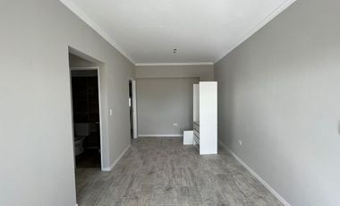 Departamento de cuatro ambientes en Venta en Sarandi