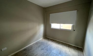 Departamento de cuatro ambientes en Venta en Sarandi