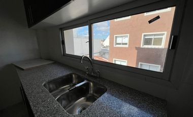 Departamento de cuatro ambientes en Venta en Sarandi