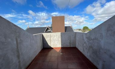 Departamento de cuatro ambientes en Venta en Sarandi