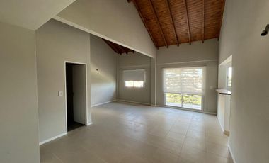Departamento de cuatro ambientes en Venta en Sarandi