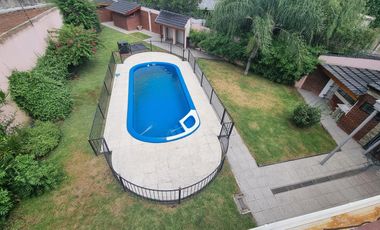Importante chalet sobre 2 lotes, a pasos San Martin