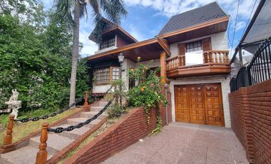 Importante chalet sobre 2 lotes, a pasos San Martin