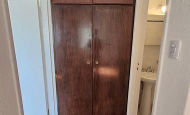 Dpto de 2 ambientes en 3er Piso p/escalera completamente reciclado a nuevo.