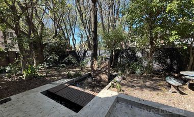 Casa de categoría en venta y alquiler, refaccionada a nuevo en Olivos, Vte López