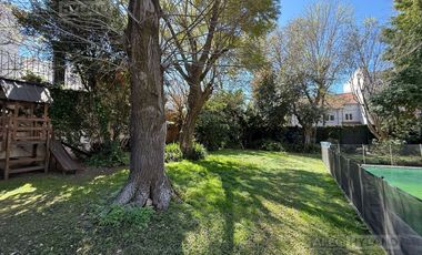 Casa de categoría en venta y alquiler, refaccionada a nuevo en Olivos, Vte López