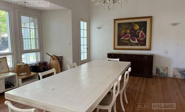 Casa de categoría en venta y alquiler, refaccionada a nuevo en Olivos, Vte López
