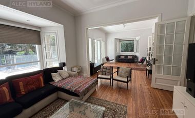 Casa de categoría en venta y alquiler, refaccionada a nuevo en Olivos, Vte López