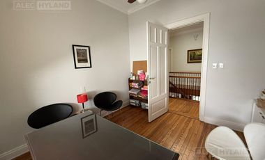 Casa de categoría en venta y alquiler, refaccionada a nuevo en Olivos, Vte López