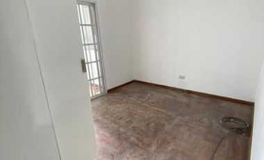 PH 3 ambientes a 2 cdas de la avenida.