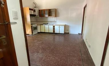 PH 3 ambientes a 2 cdas de la avenida.