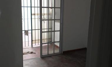 PH 3 ambientes a 2 cdas de la avenida.