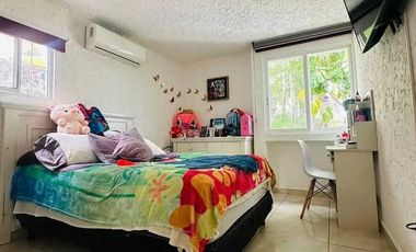 Casa Con Alberca y Vigilancia Al Sur de Cuernavaca, Burgos.