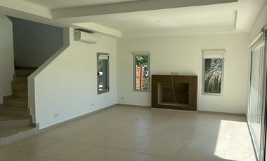 Casa a la laguna en VENTA y ALQUILER en Islas, Canton Barrio Privado