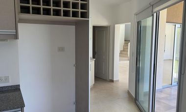Casa a la laguna en VENTA y ALQUILER en Islas, Canton Barrio Privado