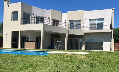 Casa a la laguna en VENTA y ALQUILER en Islas, Canton Barrio Privado
