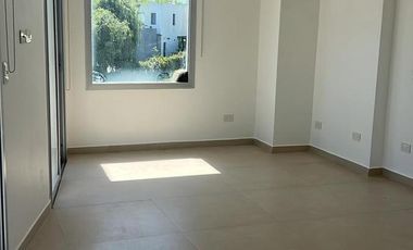 Casa a la laguna en VENTA y ALQUILER en Islas, Canton Barrio Privado