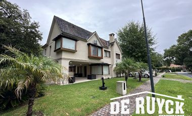 Importante casa en Country Club El Carmen