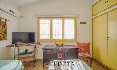 En venta, casa con pileta . En Vertientes de la Granja . A metros de Ruta E53