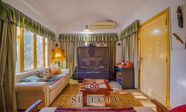 En venta, casa con pileta . En Vertientes de la Granja . A metros de Ruta E53