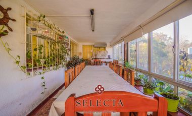 En venta, casa con pileta . En Vertientes de la Granja . A metros de Ruta E53