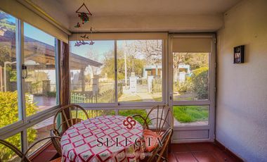 En venta, casa con pileta . En Vertientes de la Granja . A metros de Ruta E53