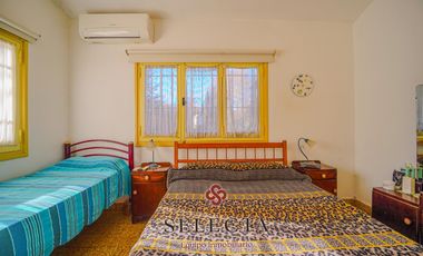 En venta, casa con pileta . En Vertientes de la Granja . A metros de Ruta E53