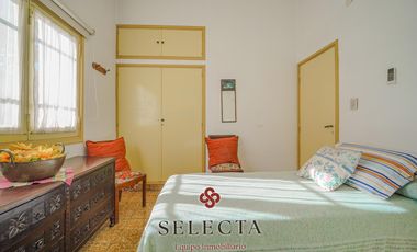 En venta, casa con pileta . En Vertientes de la Granja . A metros de Ruta E53