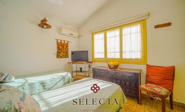 En venta, casa con pileta . En Vertientes de la Granja . A metros de Ruta E53