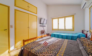 En venta, casa con pileta . En Vertientes de la Granja . A metros de Ruta E53