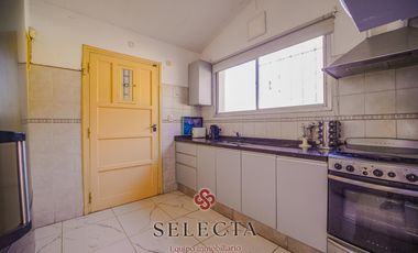 En venta, casa con pileta . En Vertientes de la Granja . A metros de Ruta E53
