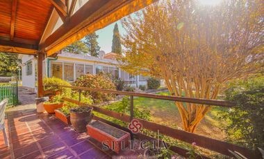 En venta, casa con pileta . En Vertientes de la Granja . A metros de Ruta E53