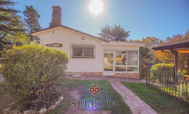 En venta, casa con pileta . En Vertientes de la Granja . A metros de Ruta E53