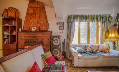 En venta, casa con pileta . En Vertientes de la Granja . A metros de Ruta E53