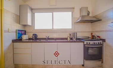 En venta, casa con pileta . En Vertientes de la Granja . A metros de Ruta E53