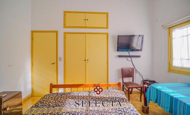 En venta, casa con pileta . En Vertientes de la Granja . A metros de Ruta E53