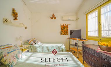 En venta, casa con pileta . En Vertientes de la Granja . A metros de Ruta E53