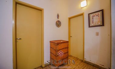 En venta, casa con pileta . En Vertientes de la Granja . A metros de Ruta E53