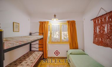 En venta, casa con pileta . En Vertientes de la Granja . A metros de Ruta E53