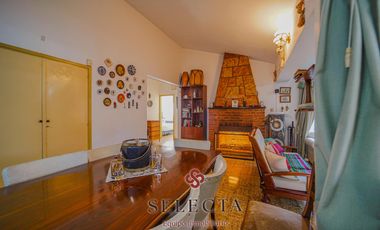 En venta, casa con pileta . En Vertientes de la Granja . A metros de Ruta E53