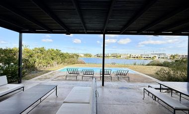 Alquiler y/o Venta en Barbarita a la Laguna, 5 Dormitorios en Suite.